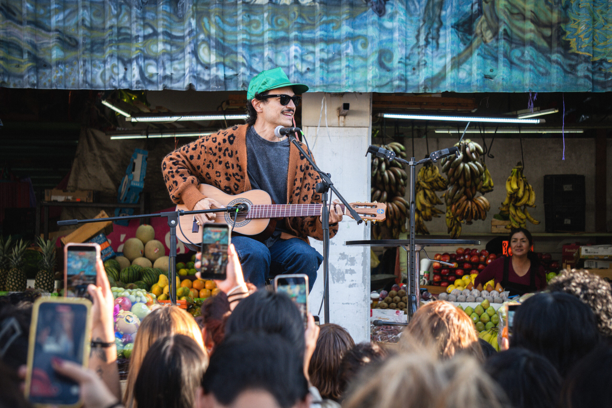 Caloncho en el Mercado de Jamaica CDMX 2025 Cesar Covarrubias Covash Fruta 10 aniversario