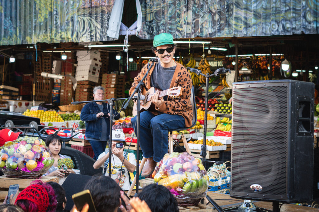 Caloncho en el Mercado Jamaica CDMX 2025 Cesar Covarrubias Covash Fruta 10 aniversario